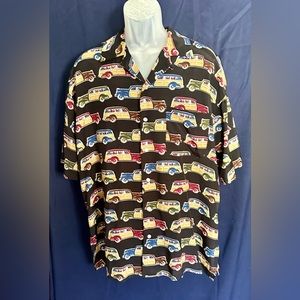 Men’s Vintage Barn Fly Short Sleeve Shirt Size Medium
Unique Bus Pattern